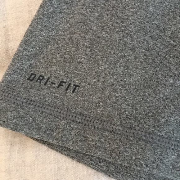 Nike Pro Dri-Fit extra warm running top - Picture 4 of 6